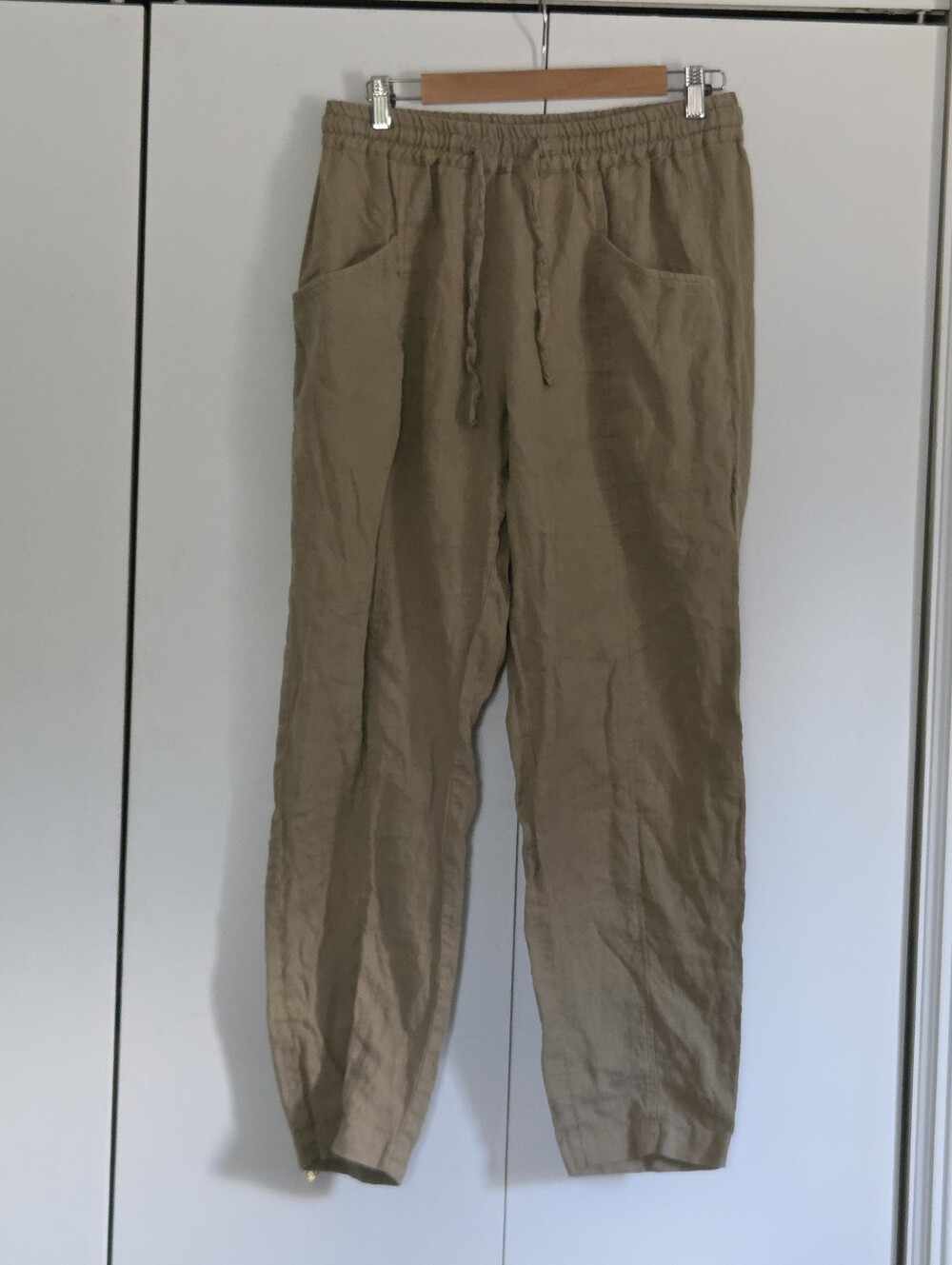 Magic Linen Women's Elastic Drawstring Joggers in Taupe